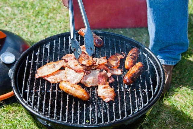 Compare the top charcoal grills available in 2025 for backyard BBQ enthusiasts